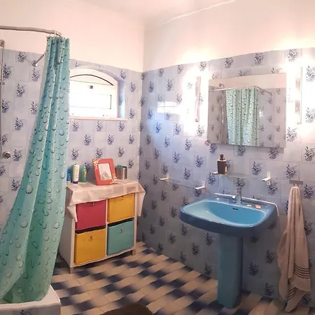 Quarto em Acomodações Particulares Surf Eat Sleep Lisbon South Bay *