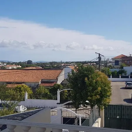 Surf Eat Sleep Lisbon South Bay Quarto em Acomodações Particulares